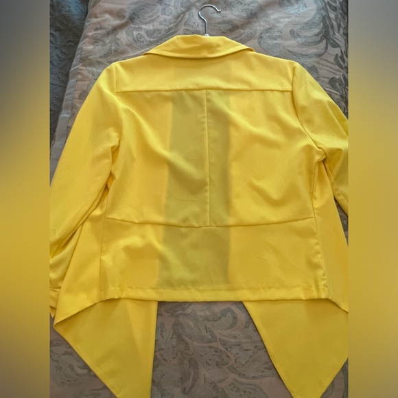 Yellow Women’s Blazer | Summer Work Wear - Picture 4 of 4